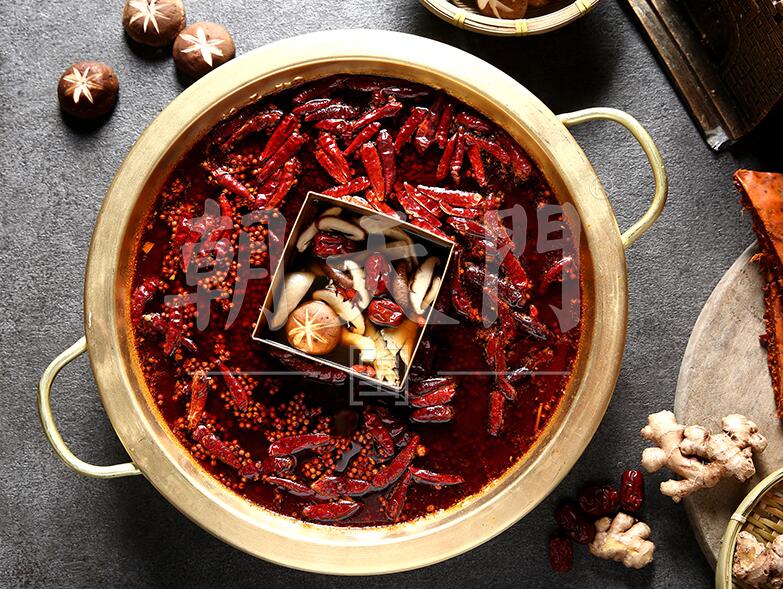 重慶火鍋為何風(fēng)靡全國？探究背后的文化符號