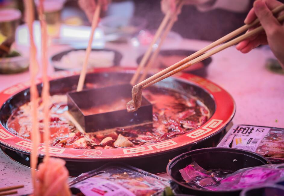 吉林開火鍋加盟店，經(jīng)營(yíng)的時(shí)候需要注意什么？