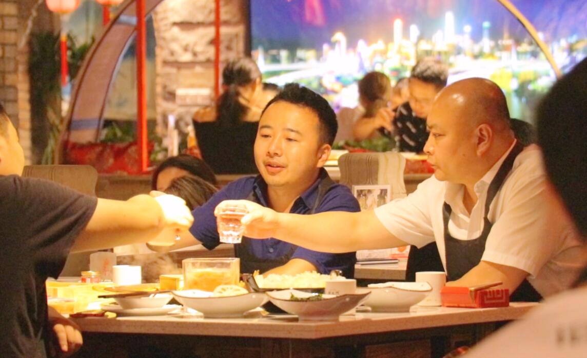 火鍋店選址在巷子里，如何招攬生意？