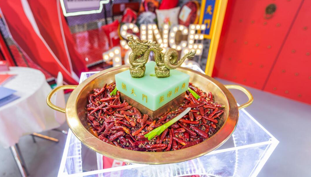 火鍋店鍋底創(chuàng)新浪潮來臨，一鍋湯撬動(dòng)火鍋百億市場！